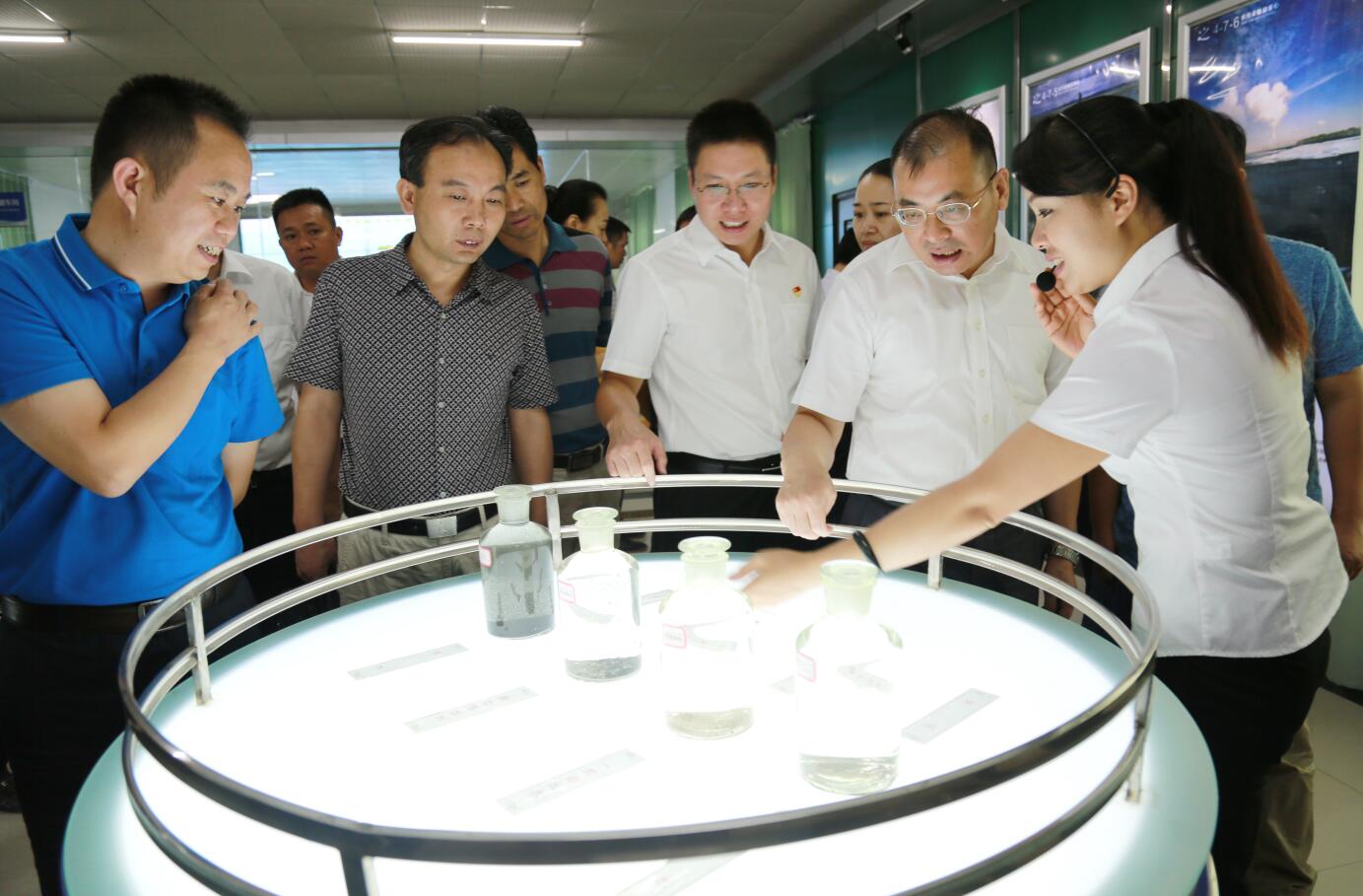 2016年9月，時任湖南省懷化市委常委、組織部部長，現任郴州市市委常委、組織部部長江波蒞臨公司視察.JPG