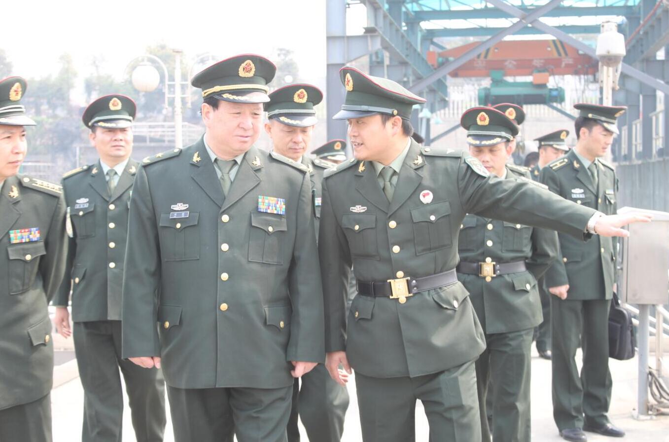 2011年3月，時任省軍區政治部原主任劉新將軍蒞臨公司視察.jpg